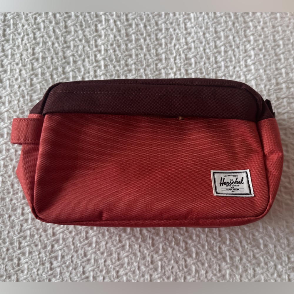 Herschel Supply Company | Chapter Travel Kit 5L Red
